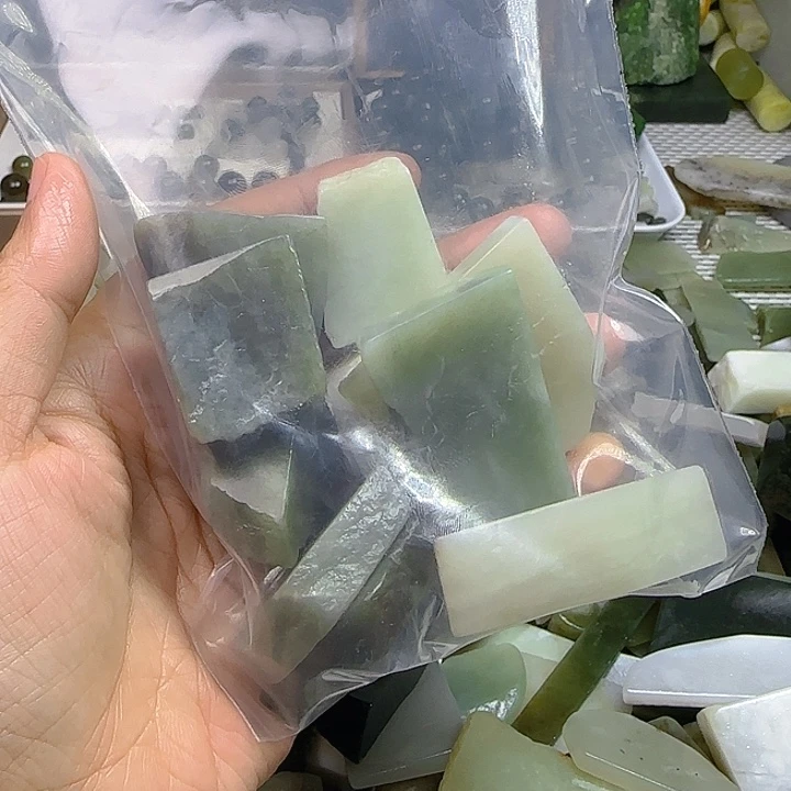 安***.和田玉未镶嵌挂件