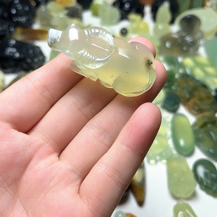 未镶嵌蛇纹石玉颈饰