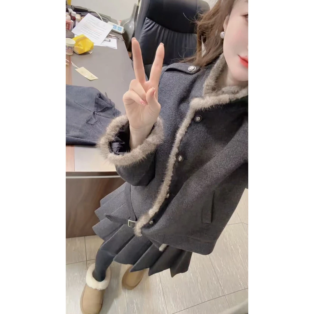 『海岸假日S』设计显瘦百搭时尚套装羽绒服6880