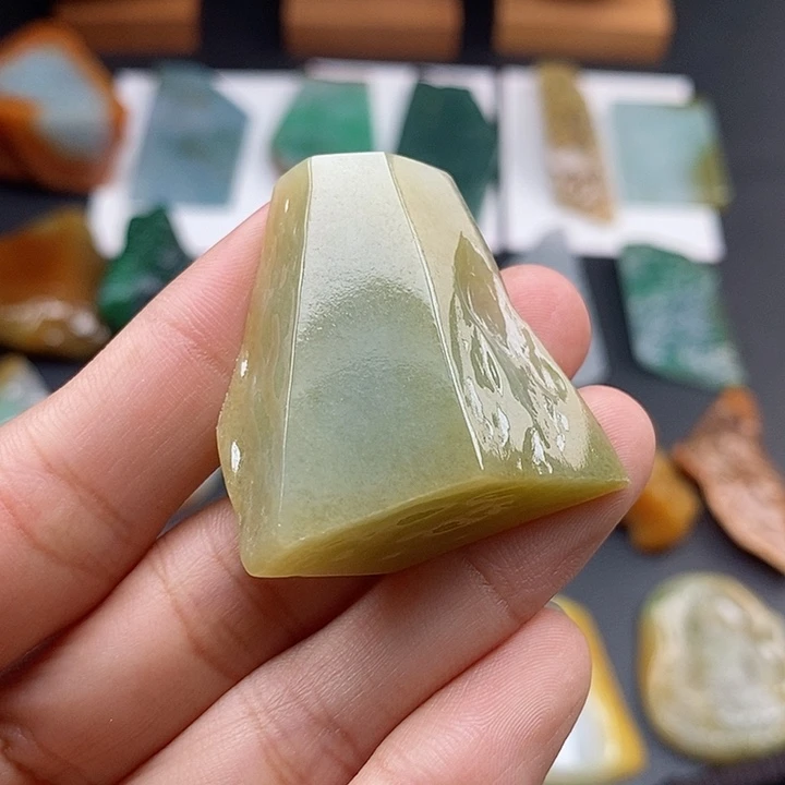定制翡翠未镶嵌翡翠