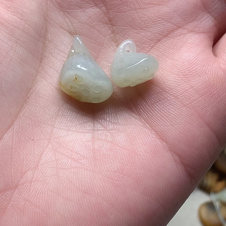 和田玉未镶嵌挂件莲蓬配件