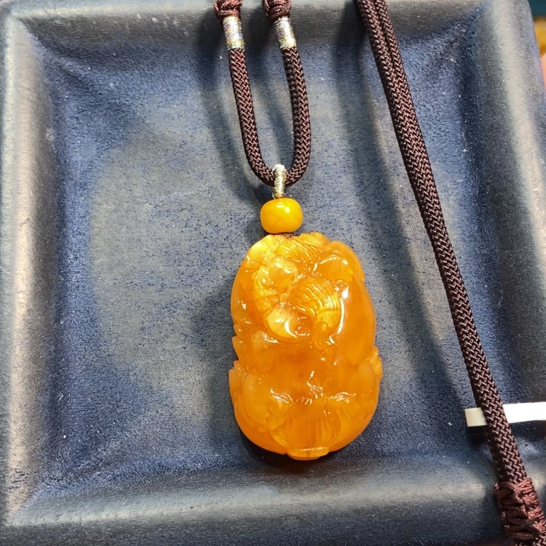 琥珀未镶嵌颈饰蜜蜡
