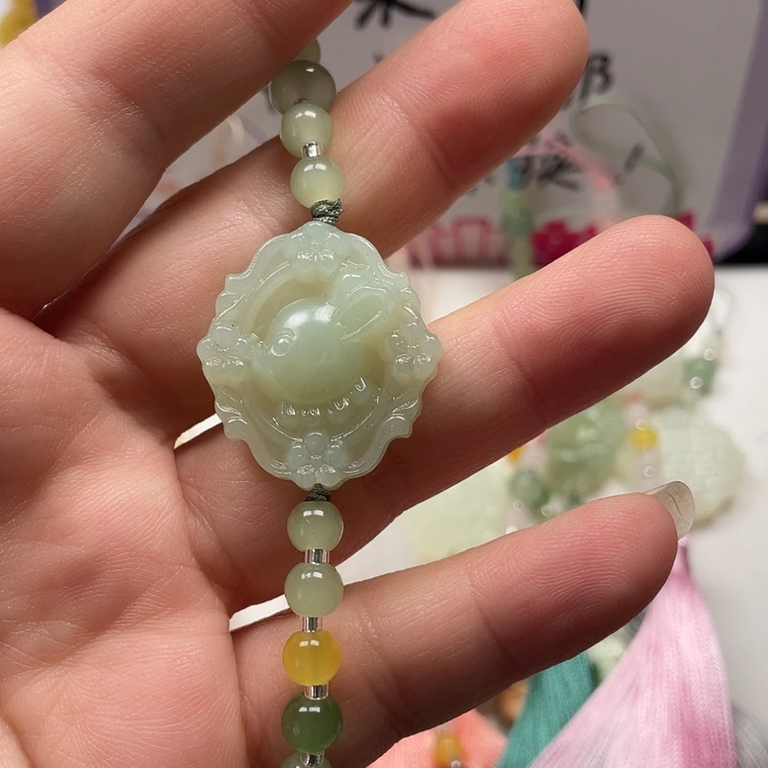 樱***子蛇纹石玉未镶嵌颈饰