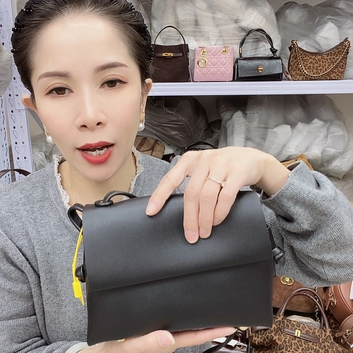 蚕丝小牛剖层皮革PU