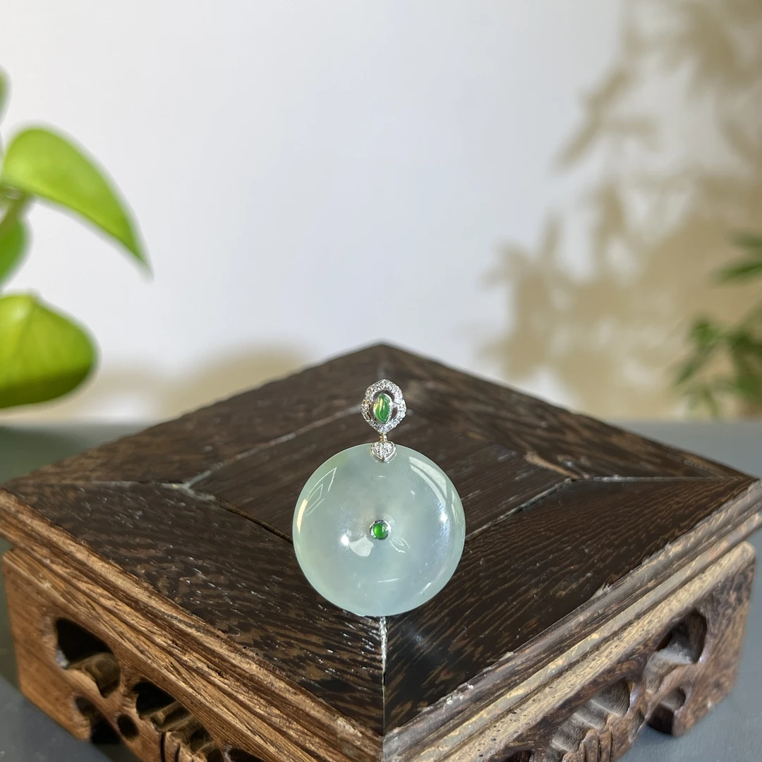 JTW17-87 天然缅甸翡翠A货 18K含钻镶嵌平安扣