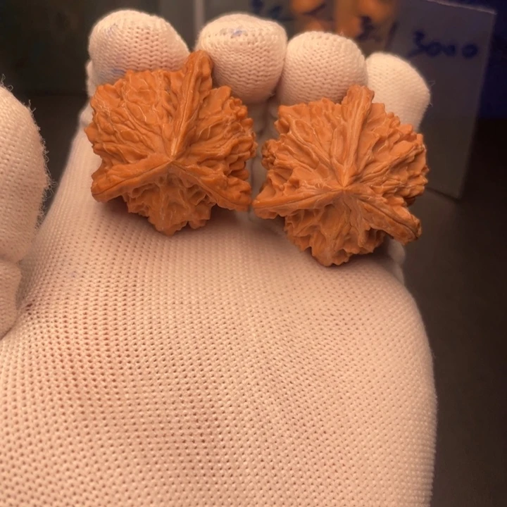 文玩核桃吊坠盘山