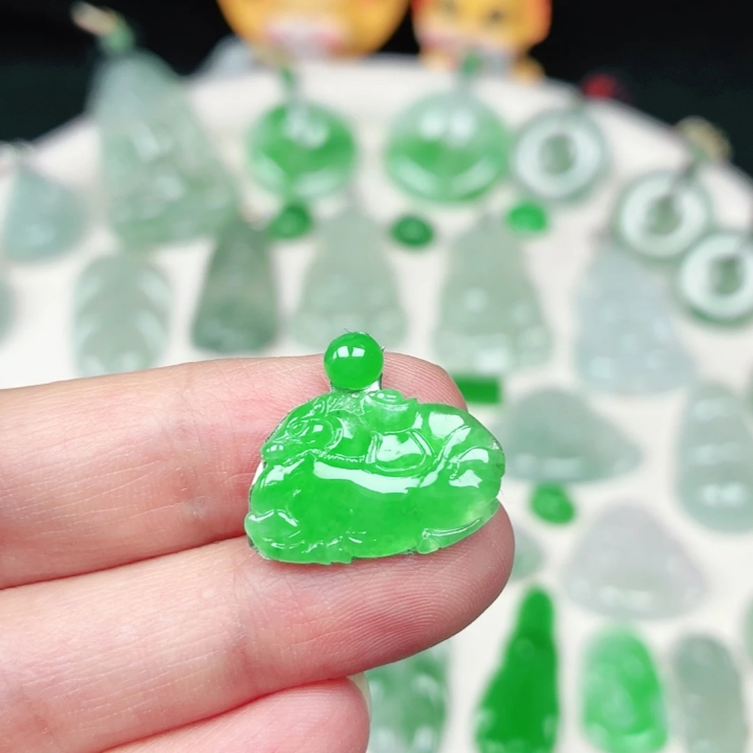 翡翠未镶嵌颈饰缅甸天然A货翡翠