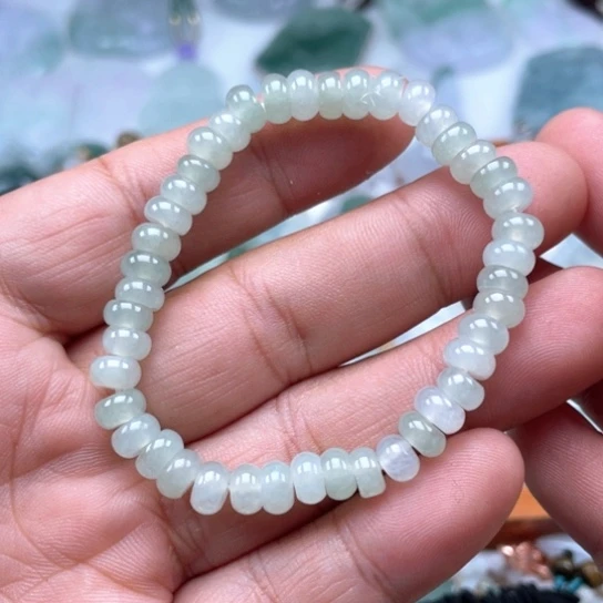 翡翠未镶嵌颈饰翡翠冰晴底