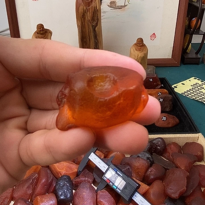 裸石琥珀未镶嵌金胶蜜