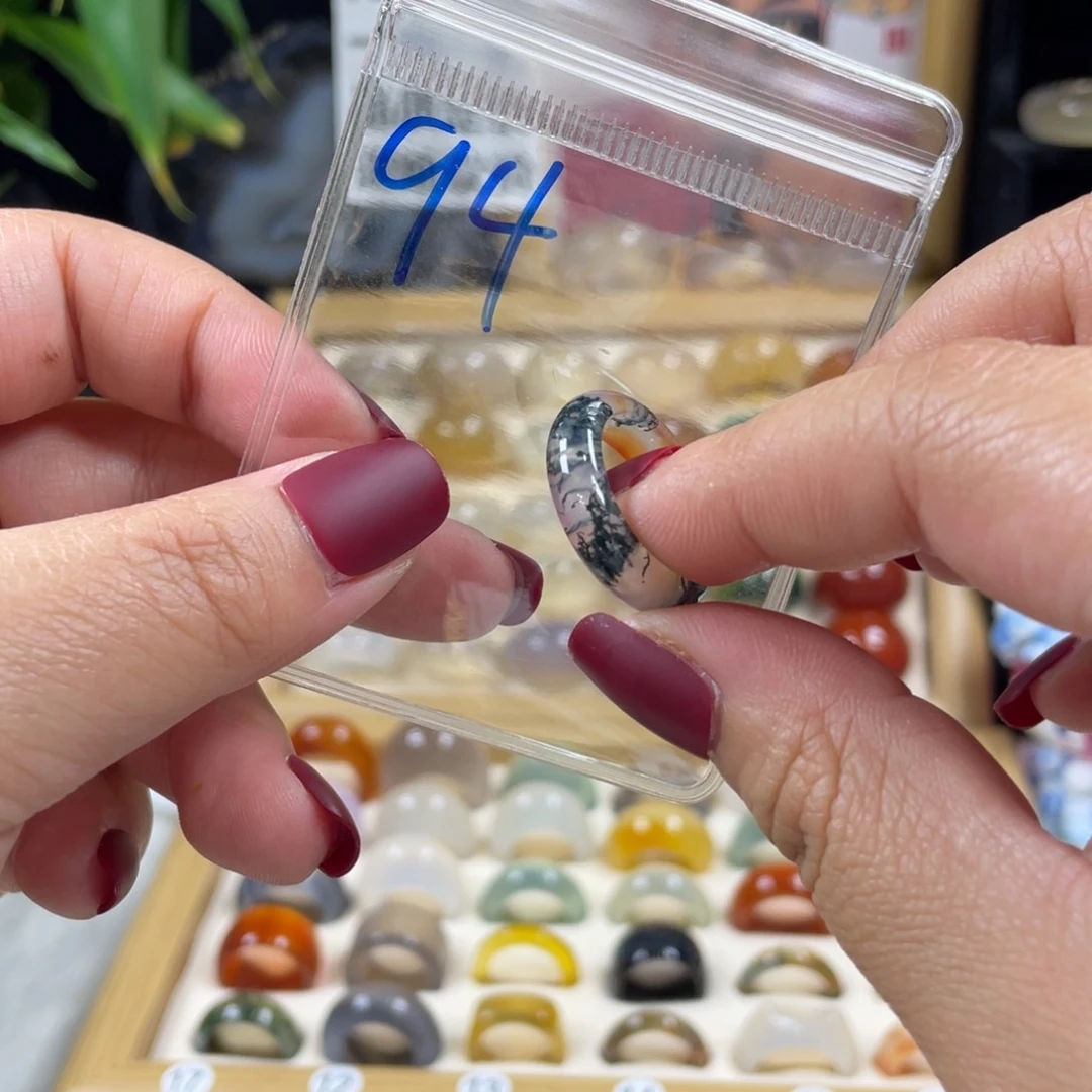 玛瑙/玉髓未镶嵌戒指94号港码15直径17（非质量问题.不退不换）