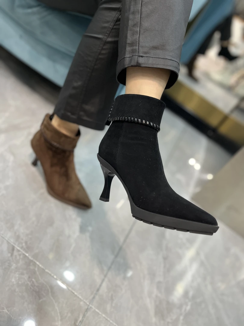 时装靴气质尖头细跟裸靴秋冬时尚高跟女靴百搭显瘦短靴