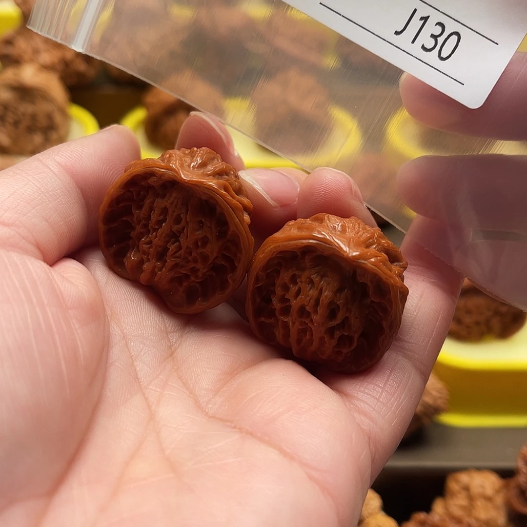 麦***田文玩核桃吊坠小蛇