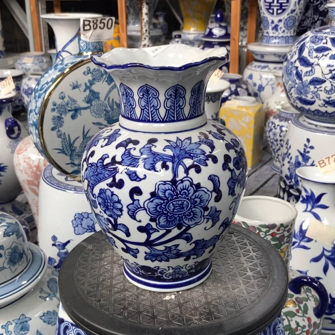 摆件花瓶手绘釉下彩