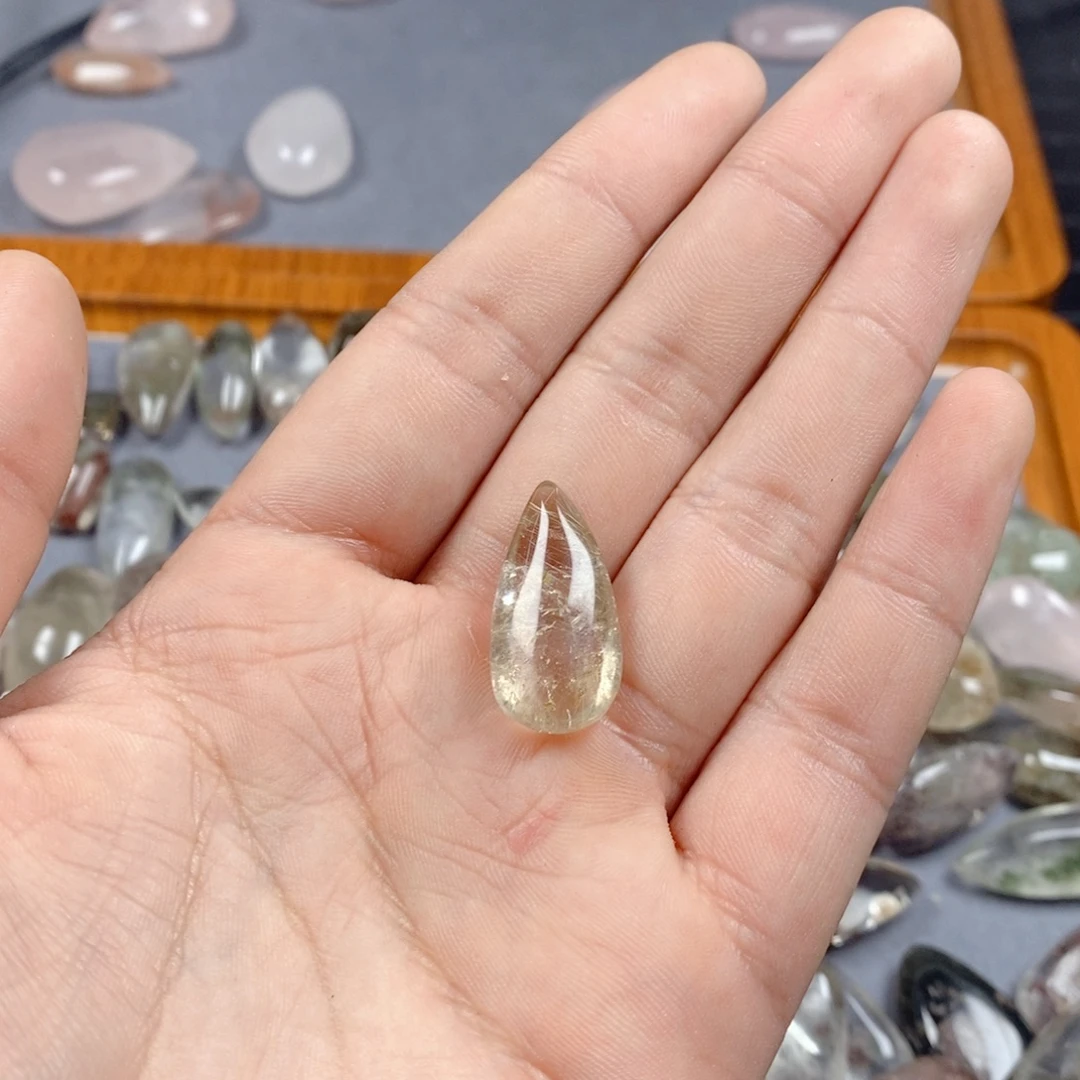 妗***儿颈饰未镶嵌水晶153。