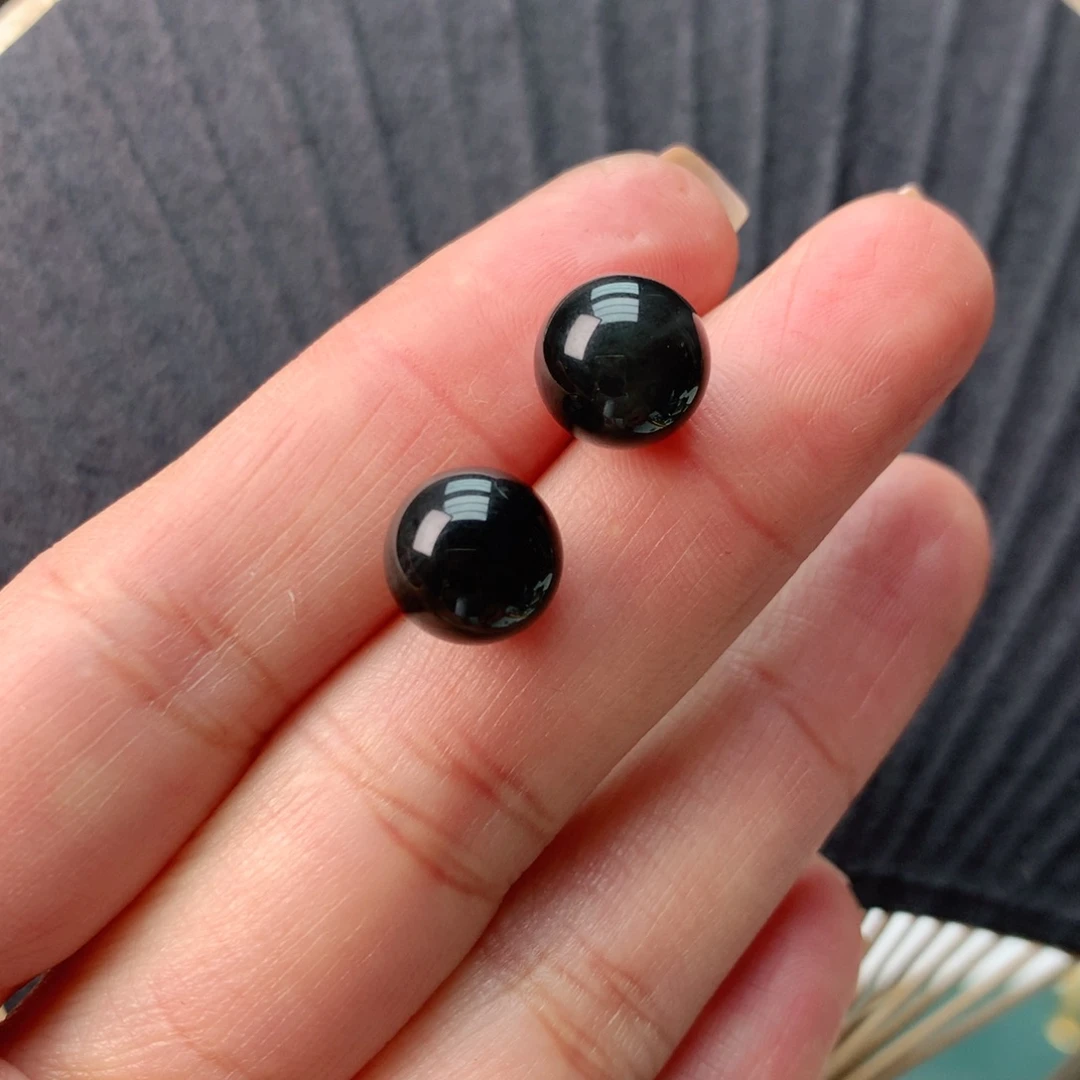 一***沙石英质玉（非洲翠）银S925镀金镶嵌冰飘花精品耳钉