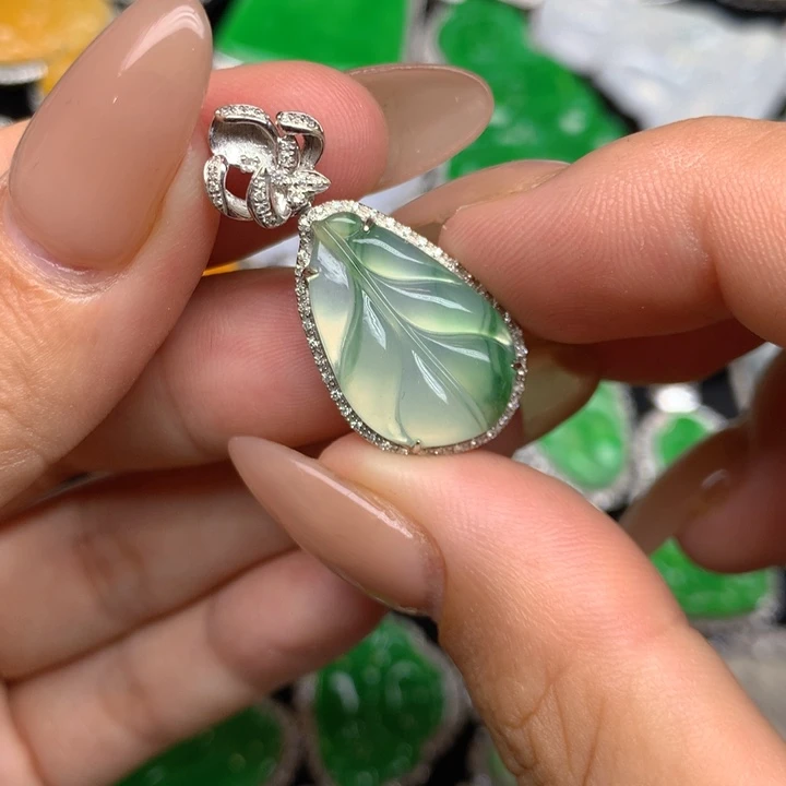翡翠18K金镶嵌吊坠(不含链)
