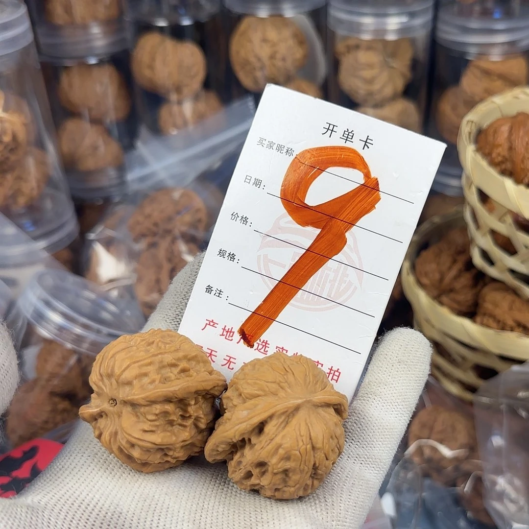 文玩核桃吊坠野狼