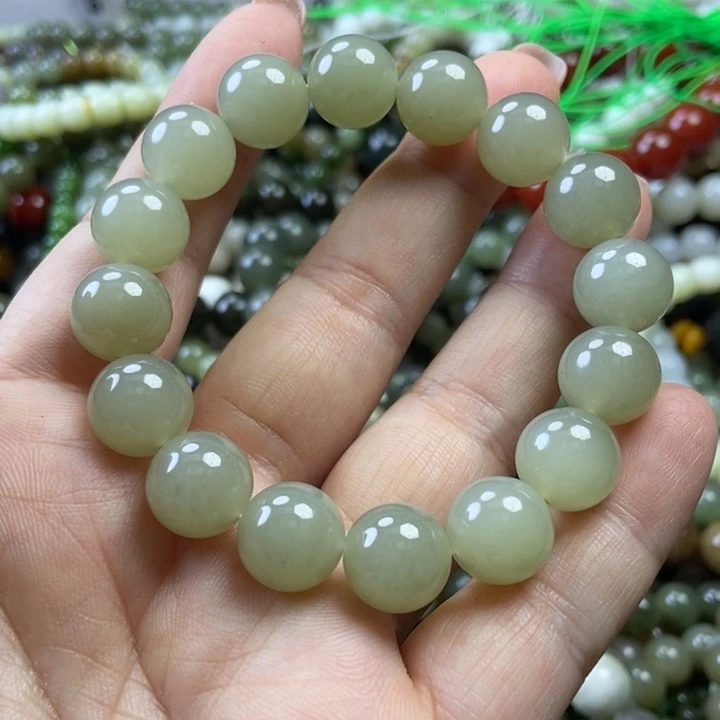 颈饰未镶嵌和田玉