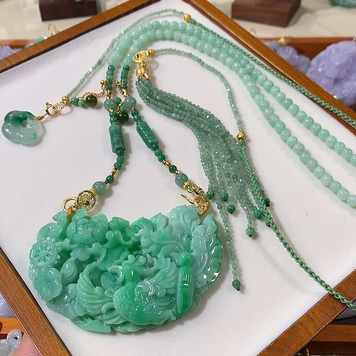 翡翠未镶嵌颈饰翡翠吊坠