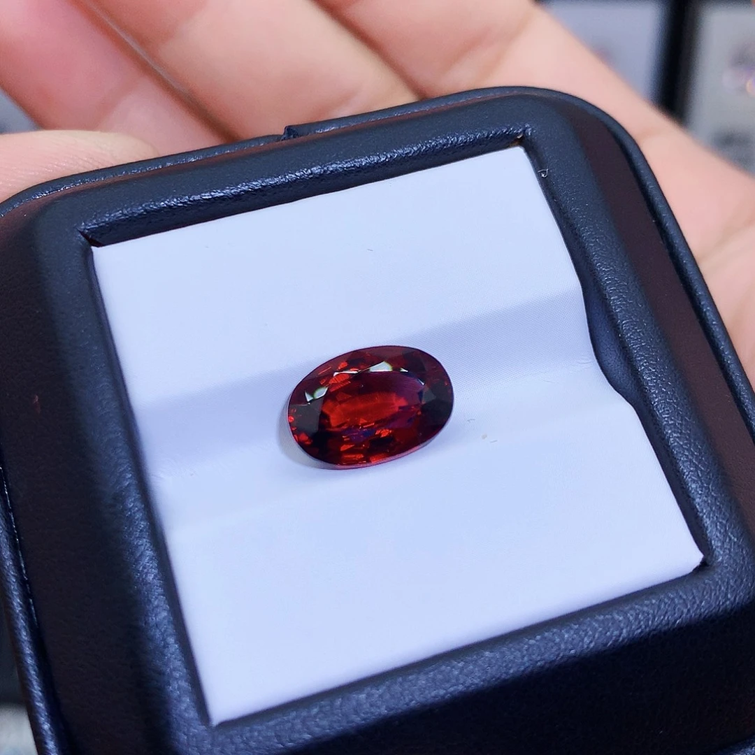未镶嵌石榴石裸石5.08克拉，特价