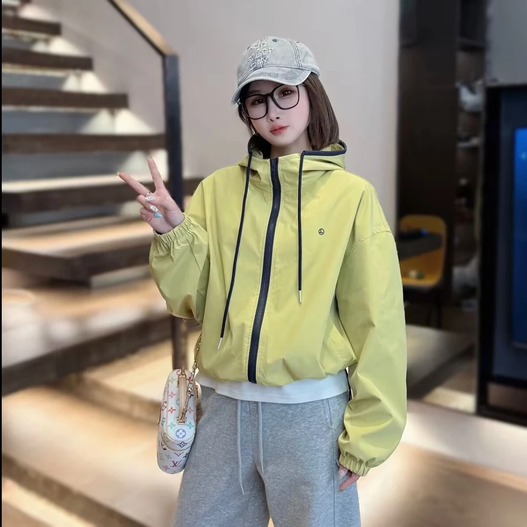 韩系连帽撞色设计冲锋衣外套女2025春季新款小个子休闲百搭短外套