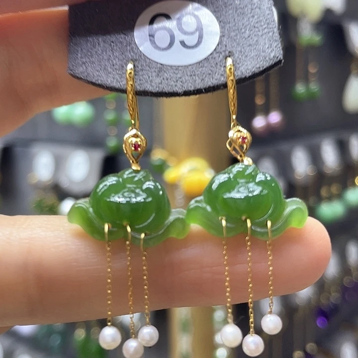 和田玉18K金镶嵌颈饰