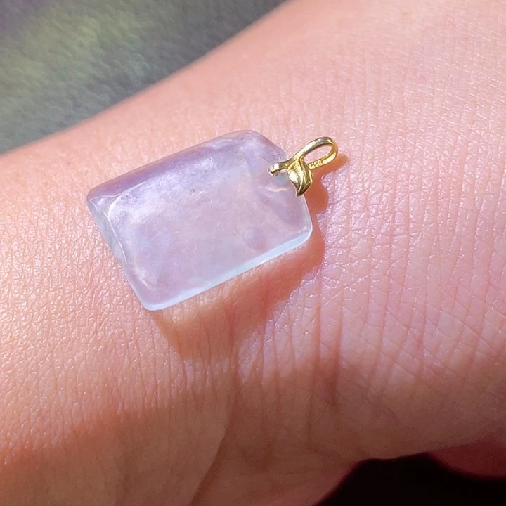 翡翠18K金镶嵌颈饰翡翠