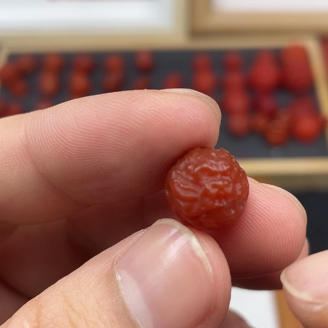 南红玛瑙17号瓦西牛血包浆卡11+龙珠未镶嵌