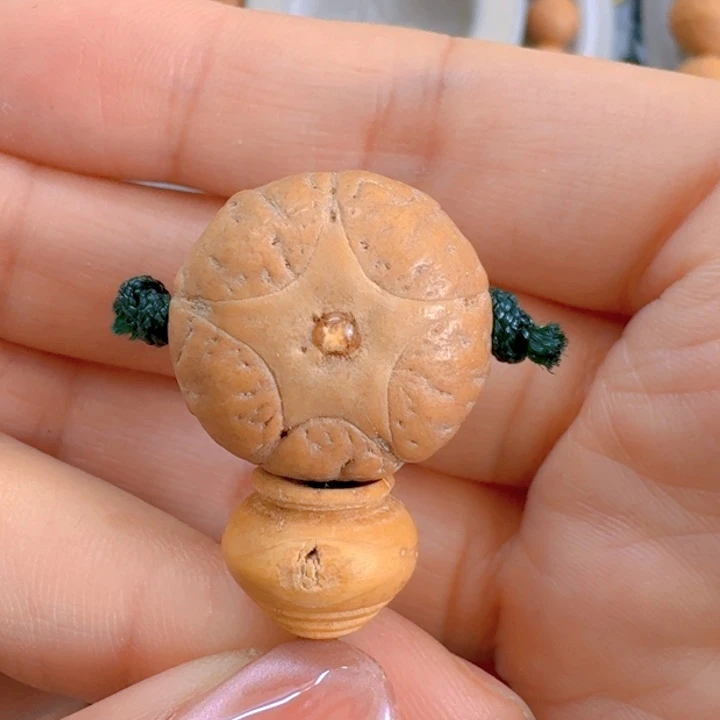 凤眼菩提吊坠20mm五星微瑕85@6917