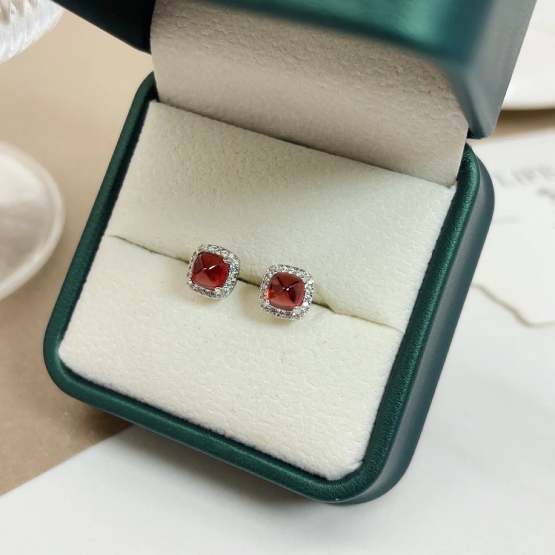 天然石榴石耳钉糖塔  主石5*5mm/2粒   S925银镶