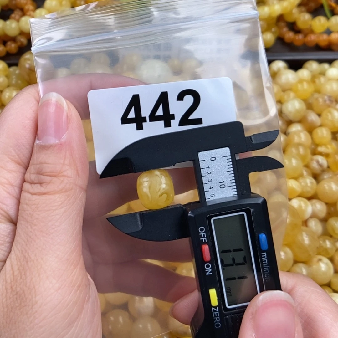 未镶嵌琥珀珠宝奇石