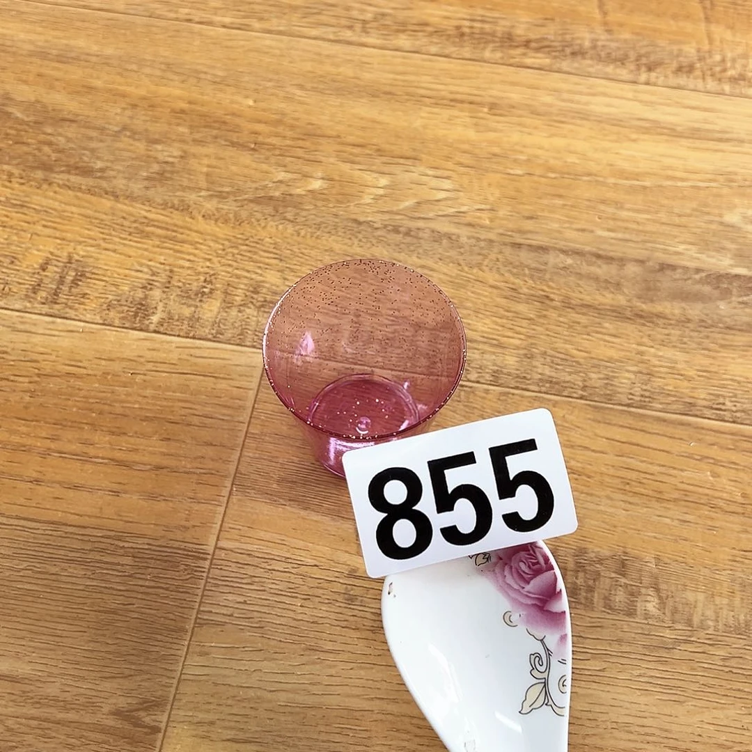 摆件?**?发一箱……………………