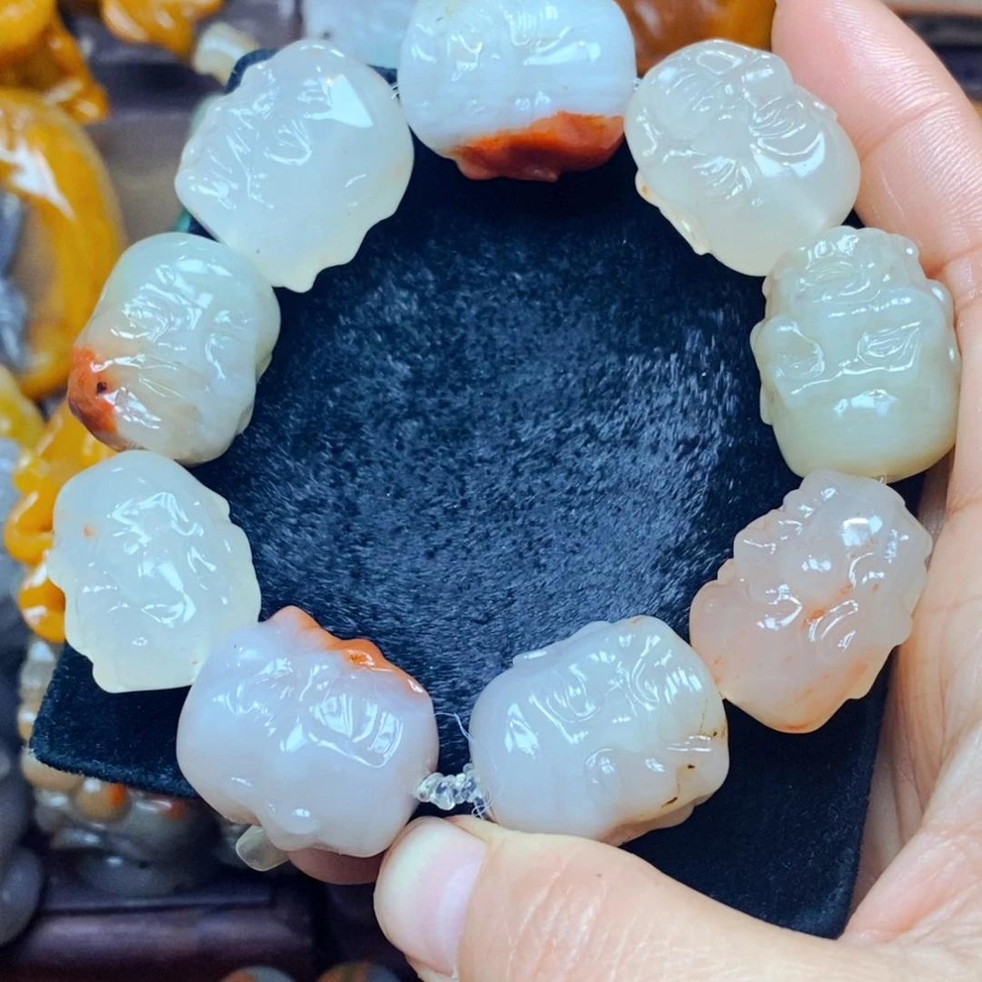 未镶嵌石英质玉（黄龙玉）颈饰
