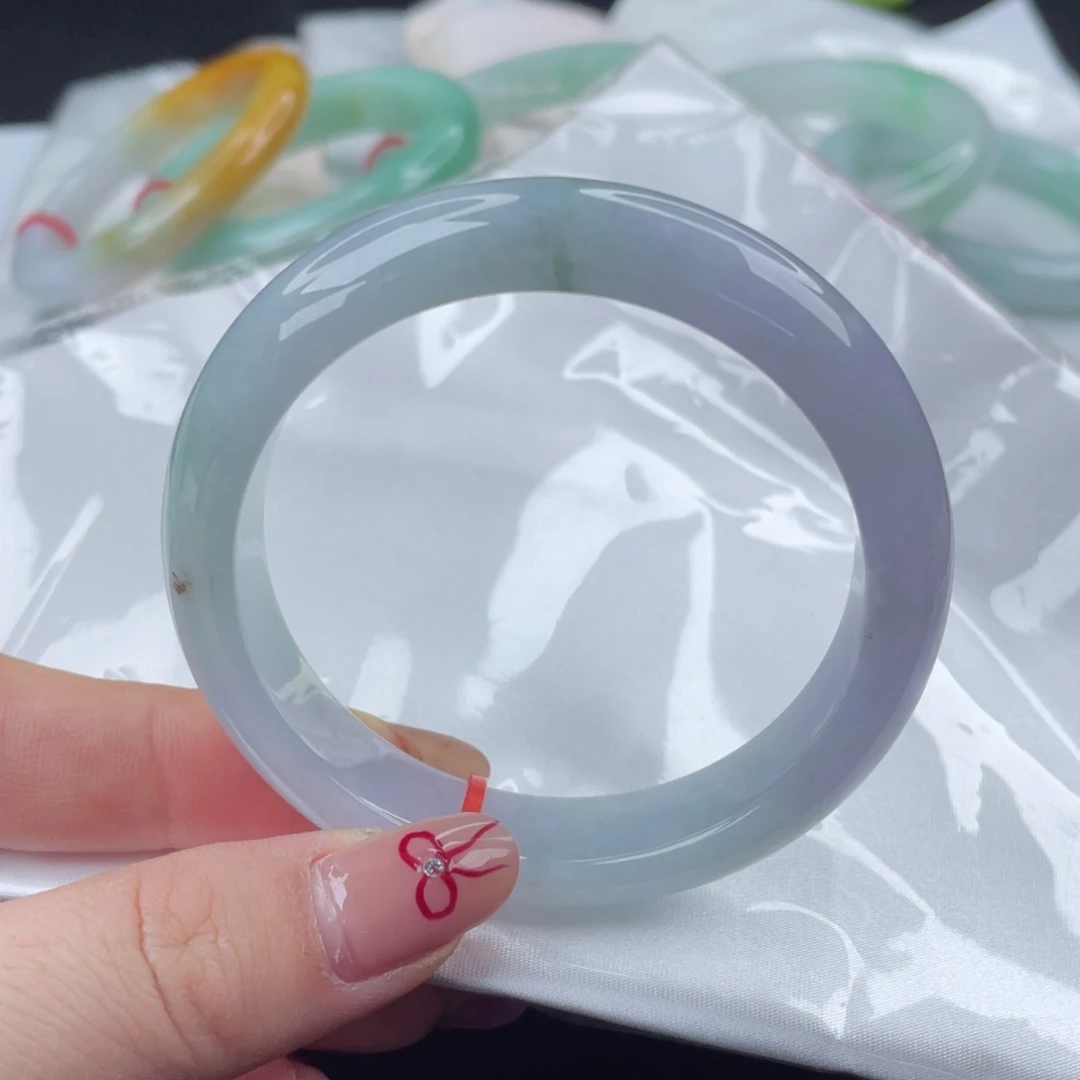 翡翠手镯未镶嵌54圈口