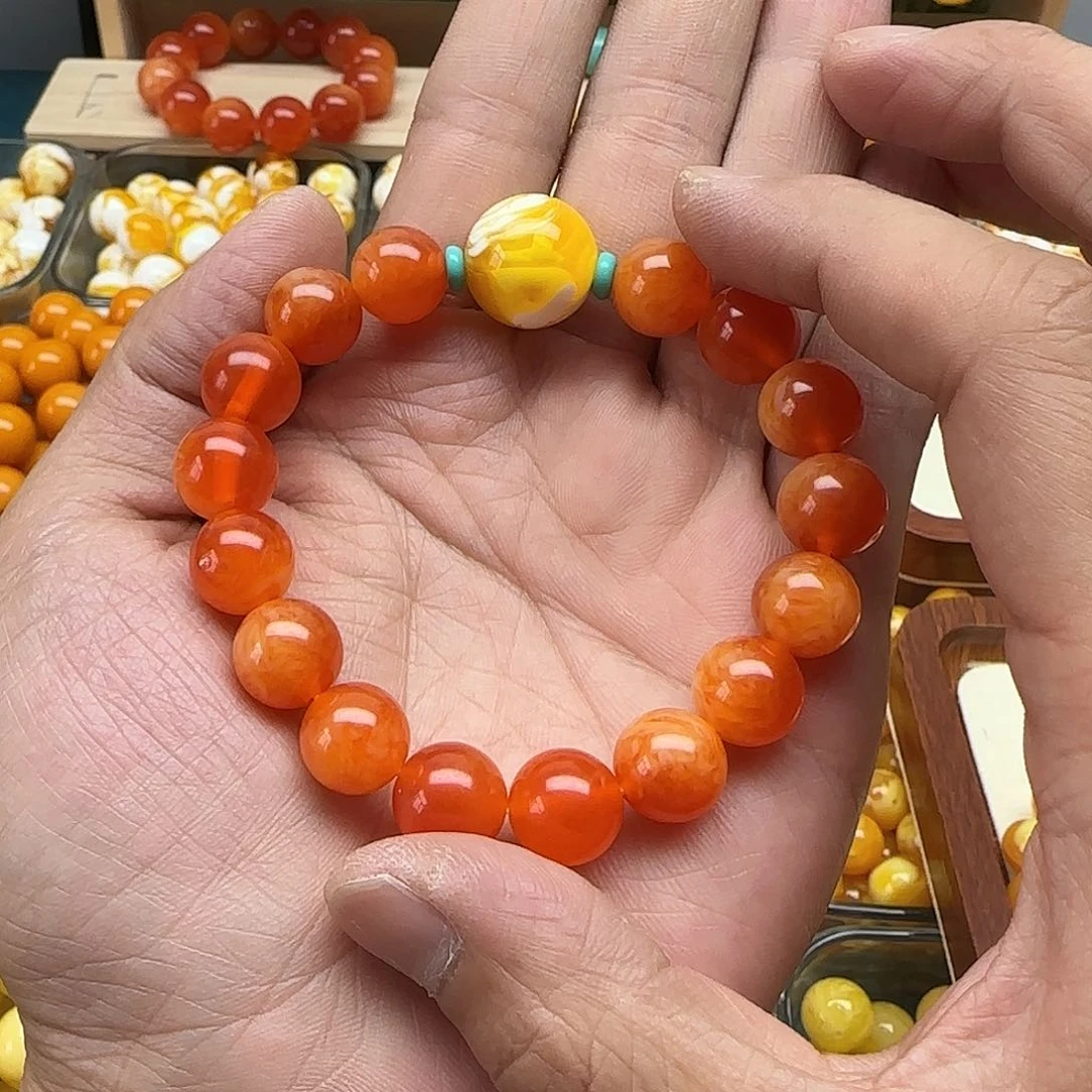 杨***子蜜糖红素串搭配一条
