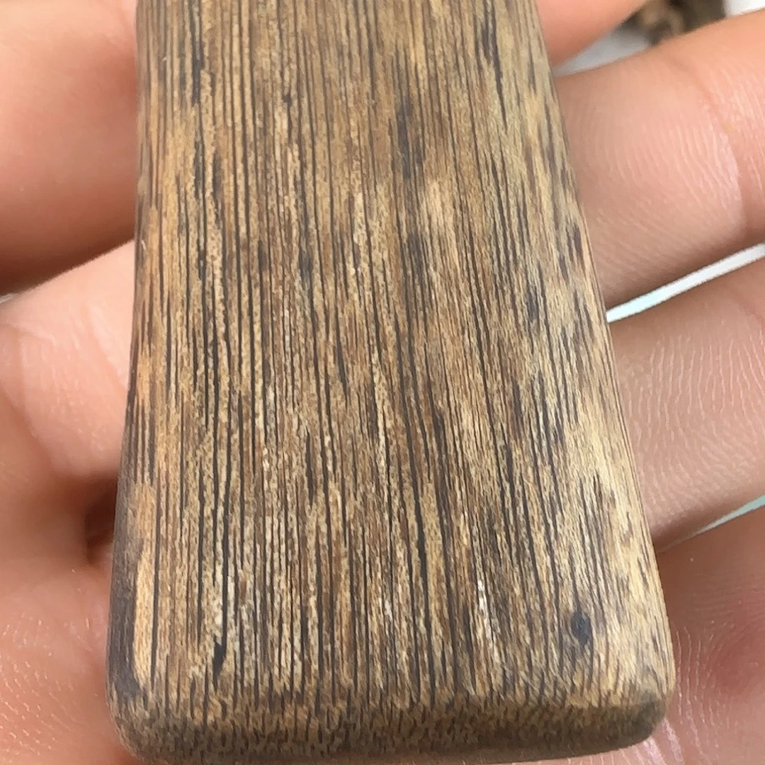 吊坠沉香西瓜叶11.4克吊坠12.6×27.1×51.2