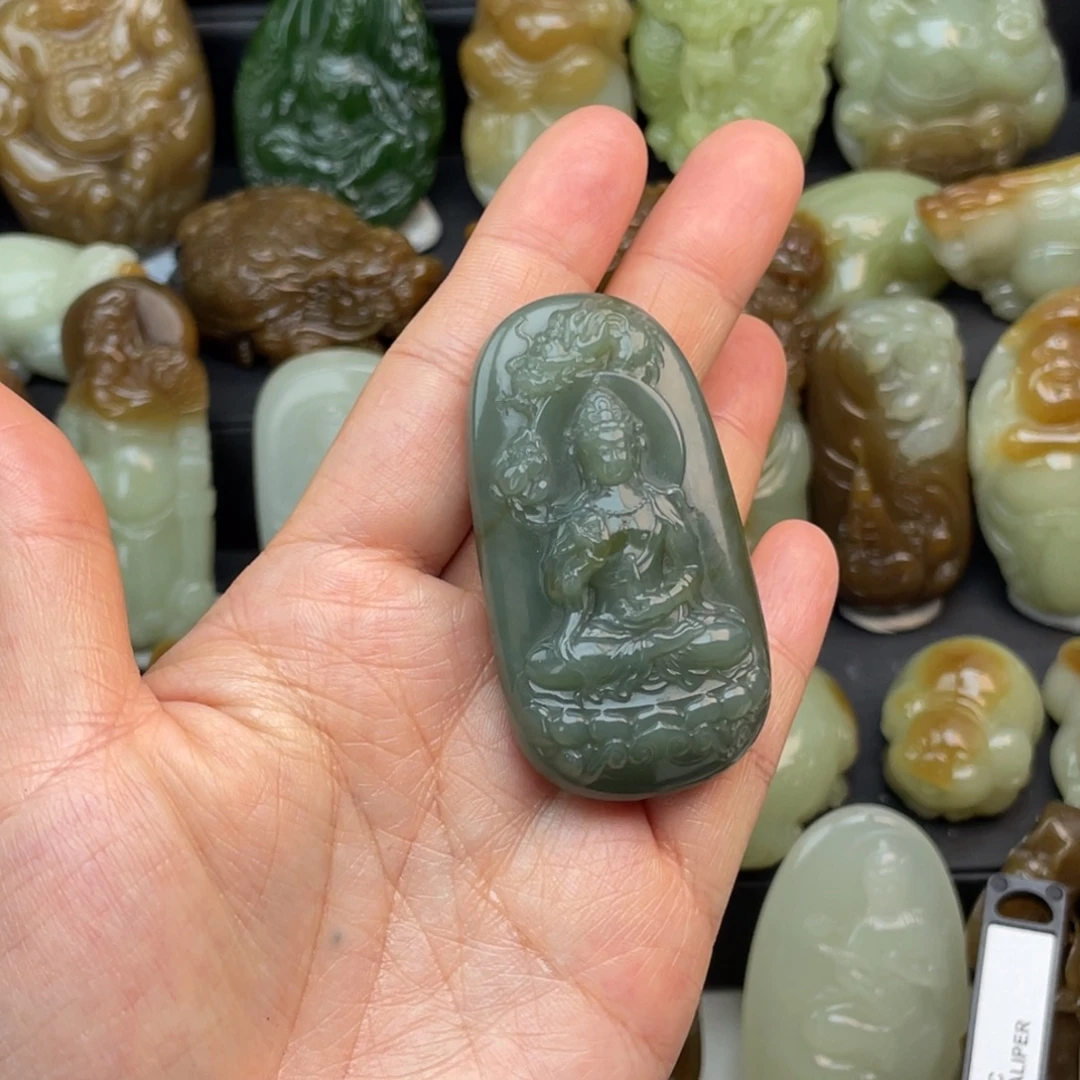 和田玉未镶嵌颈饰