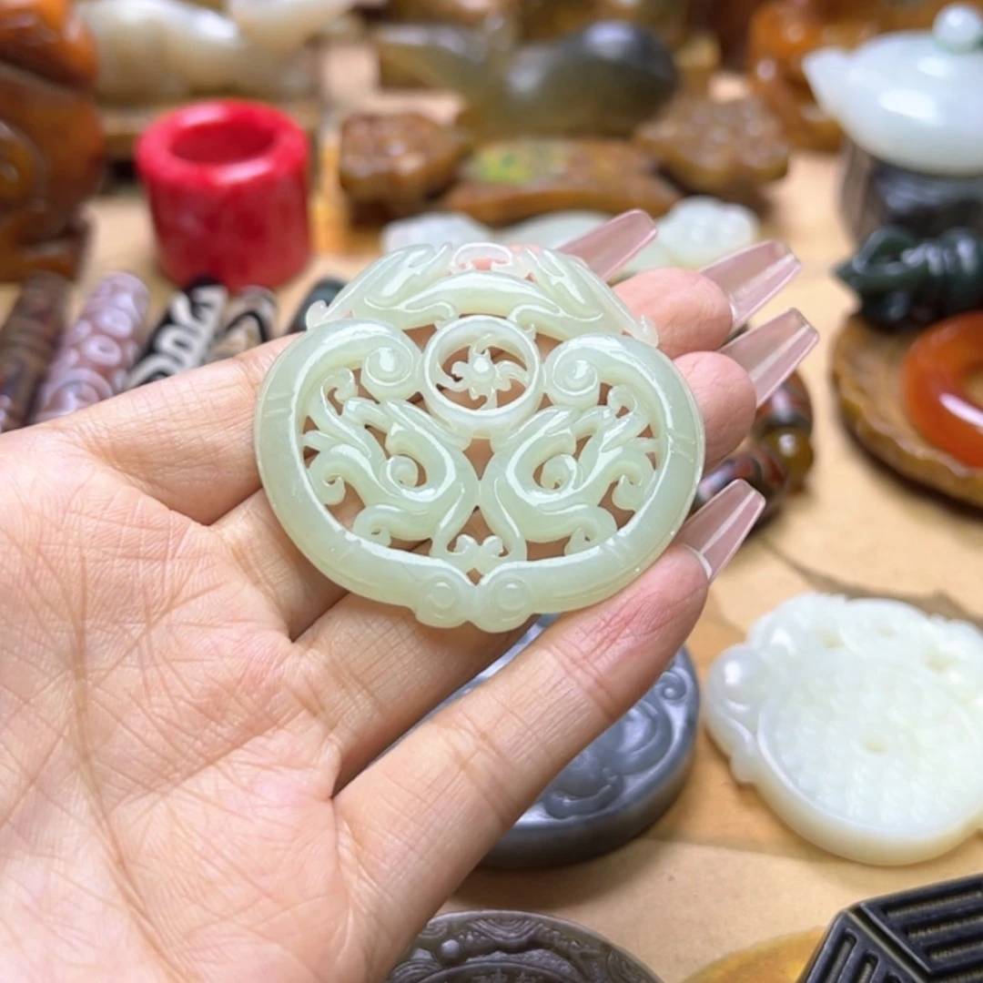 【闪购商品】蛇纹石玉颈饰未镶嵌