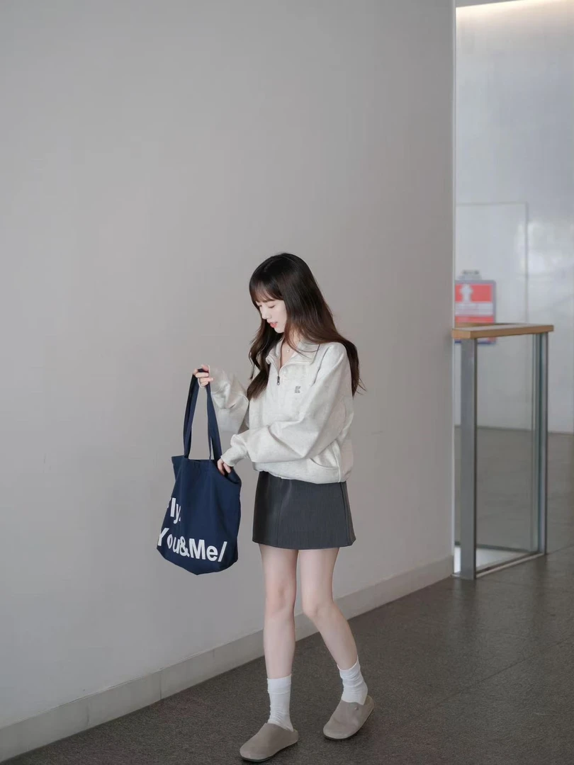 2025秋季新款韩系拉链翻领开衫休闲夹克立领卫衣外套女百搭半裙