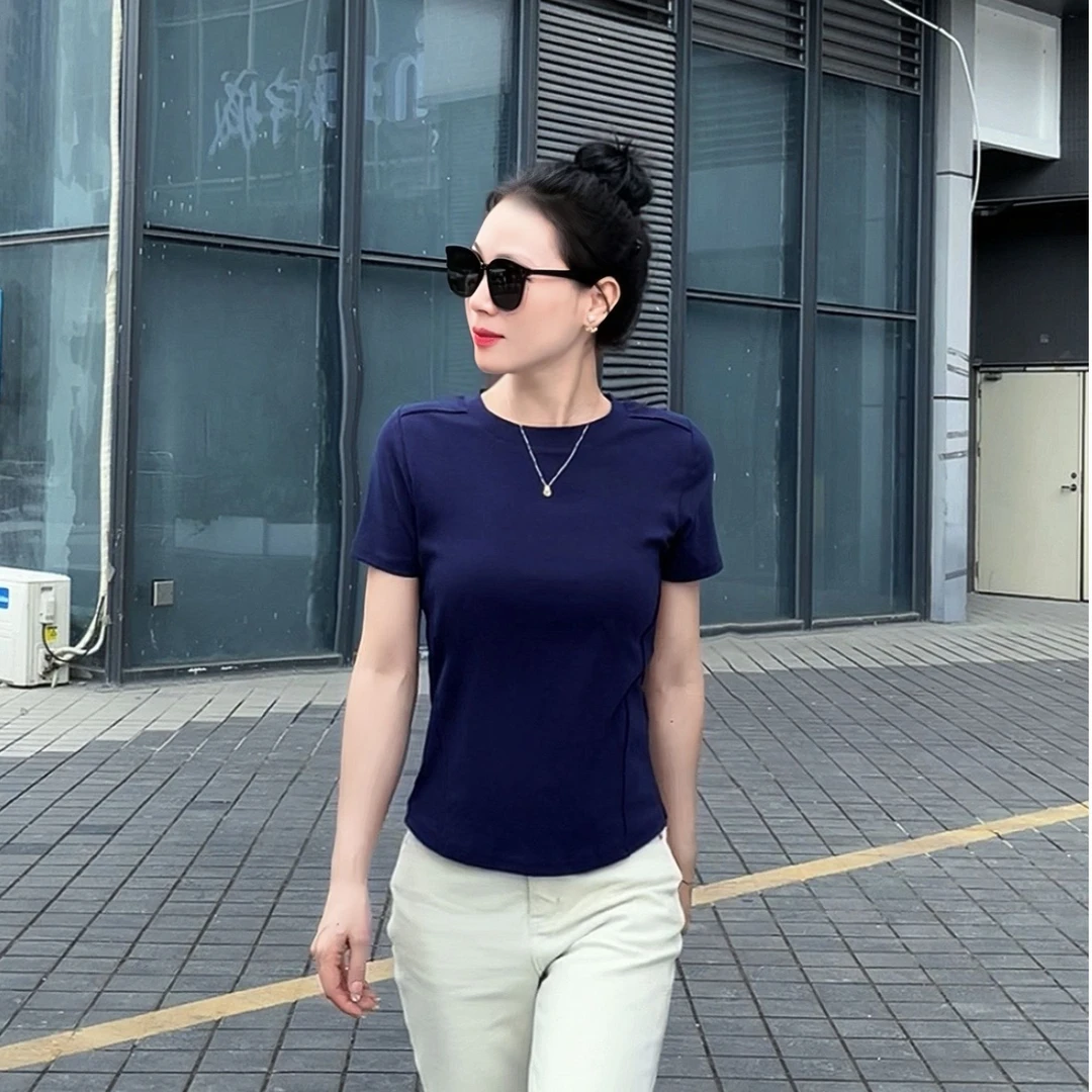 新款鱼骨线设计2025年夏季女士薄款修身短袖多巴胺穿搭气质款上衣