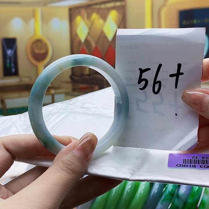 翡翠未镶嵌手镯009……