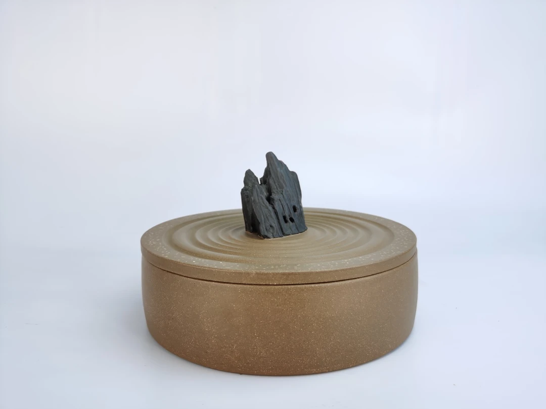 “水中央”系列-孤峰茶叶罐。王爱国全手工制作。