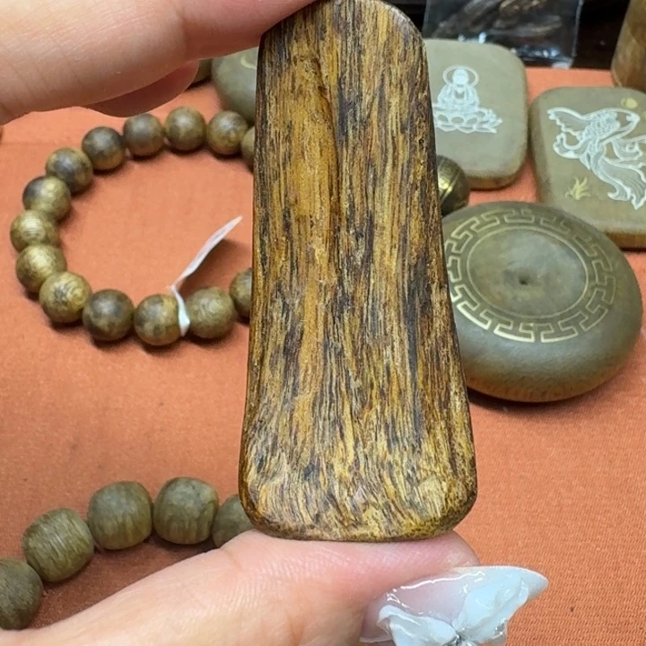 大叶紫檀（黑酸枝木类）