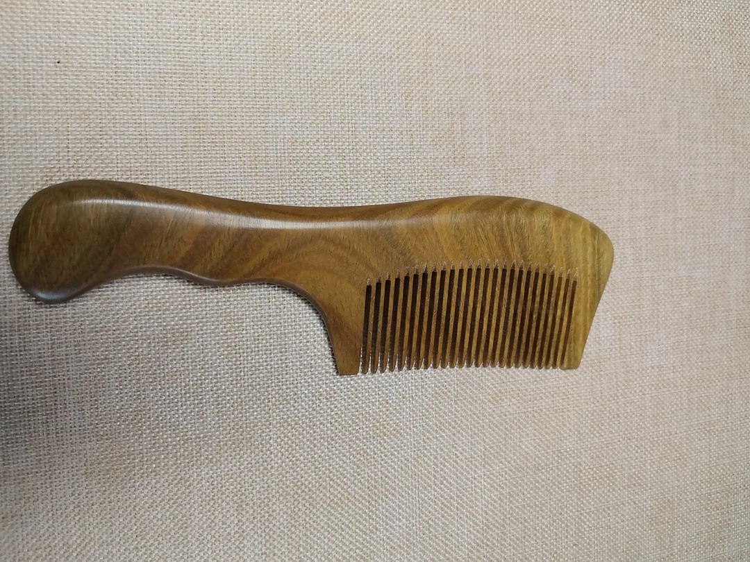 绿檀原木素面精工木梳手感舒适（不泡油）