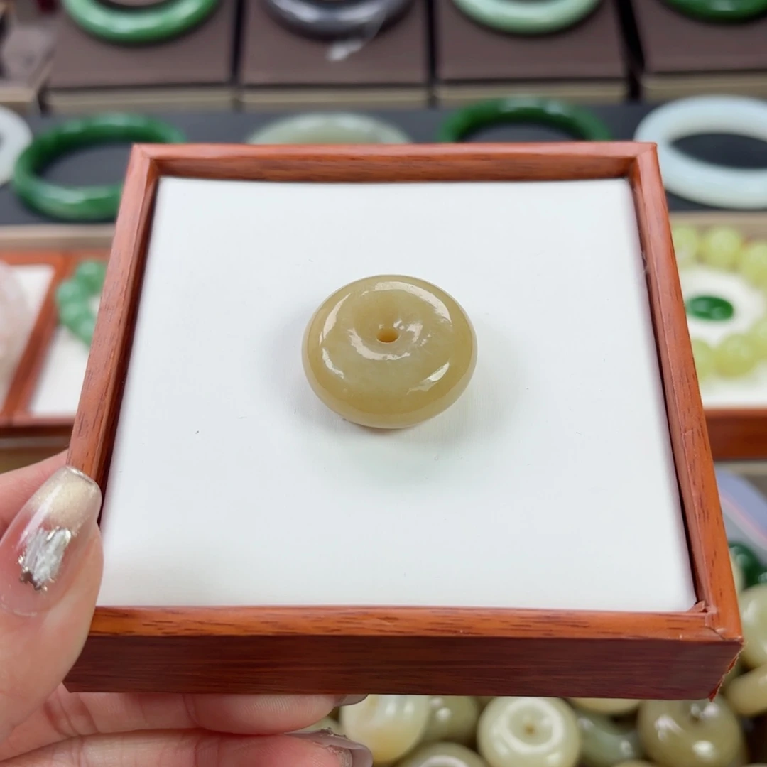 和田玉吊坠未镶嵌