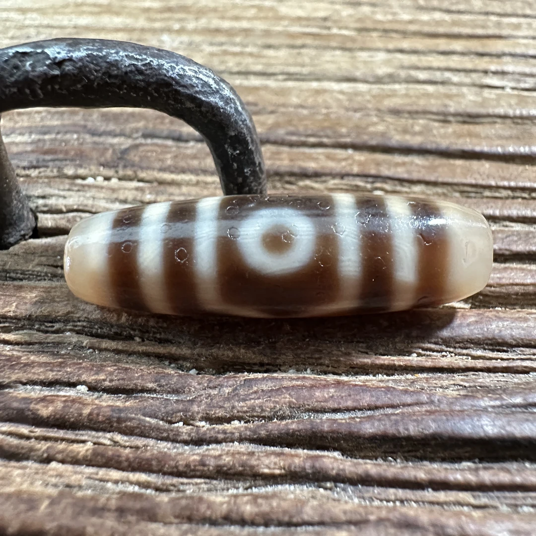 精品藏式三眼玛瑙2d38n9i6y7m2n1