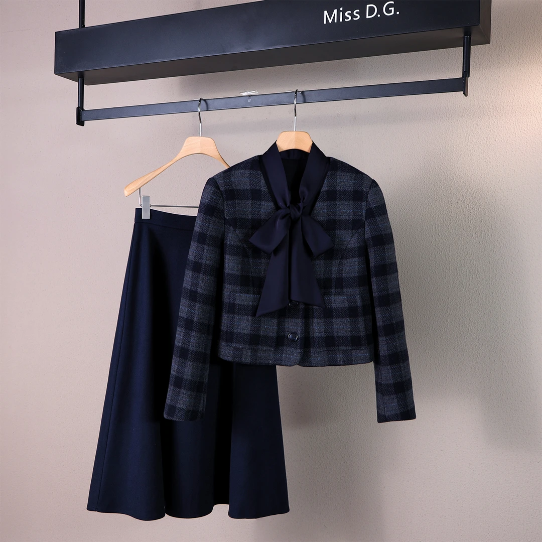 MissD.G.秋冬时尚气质通勤显瘦羊毛系带外套半身裙两件套XH-J413
