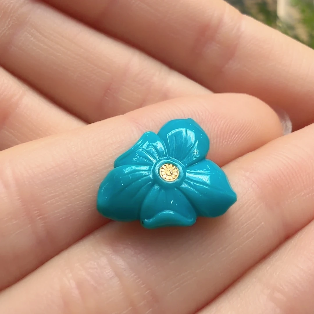 绿松石未镶嵌颈饰