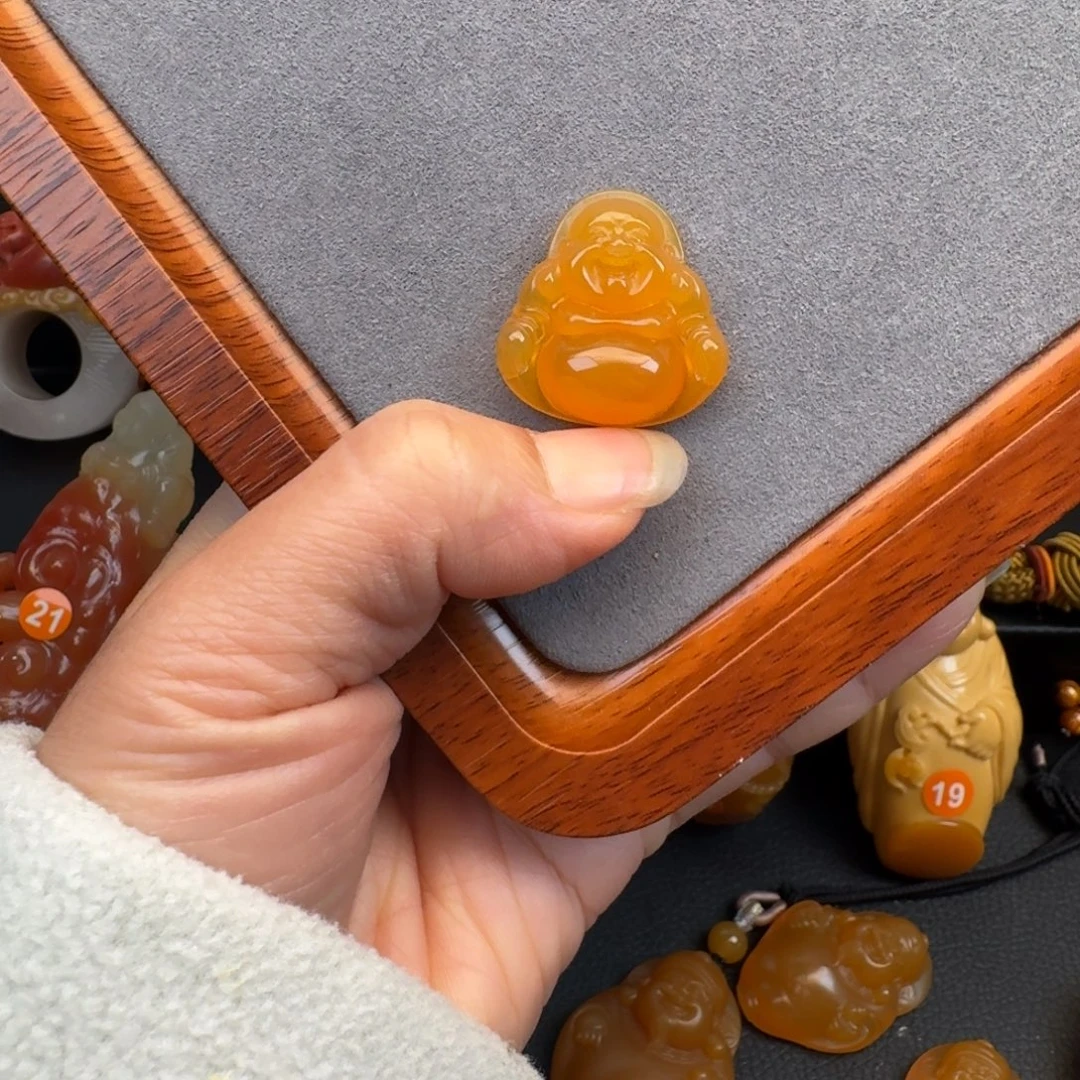石英质玉（黄龙玉）未镶嵌颈饰多样性发其一默认微瑕介意勿拍不退换