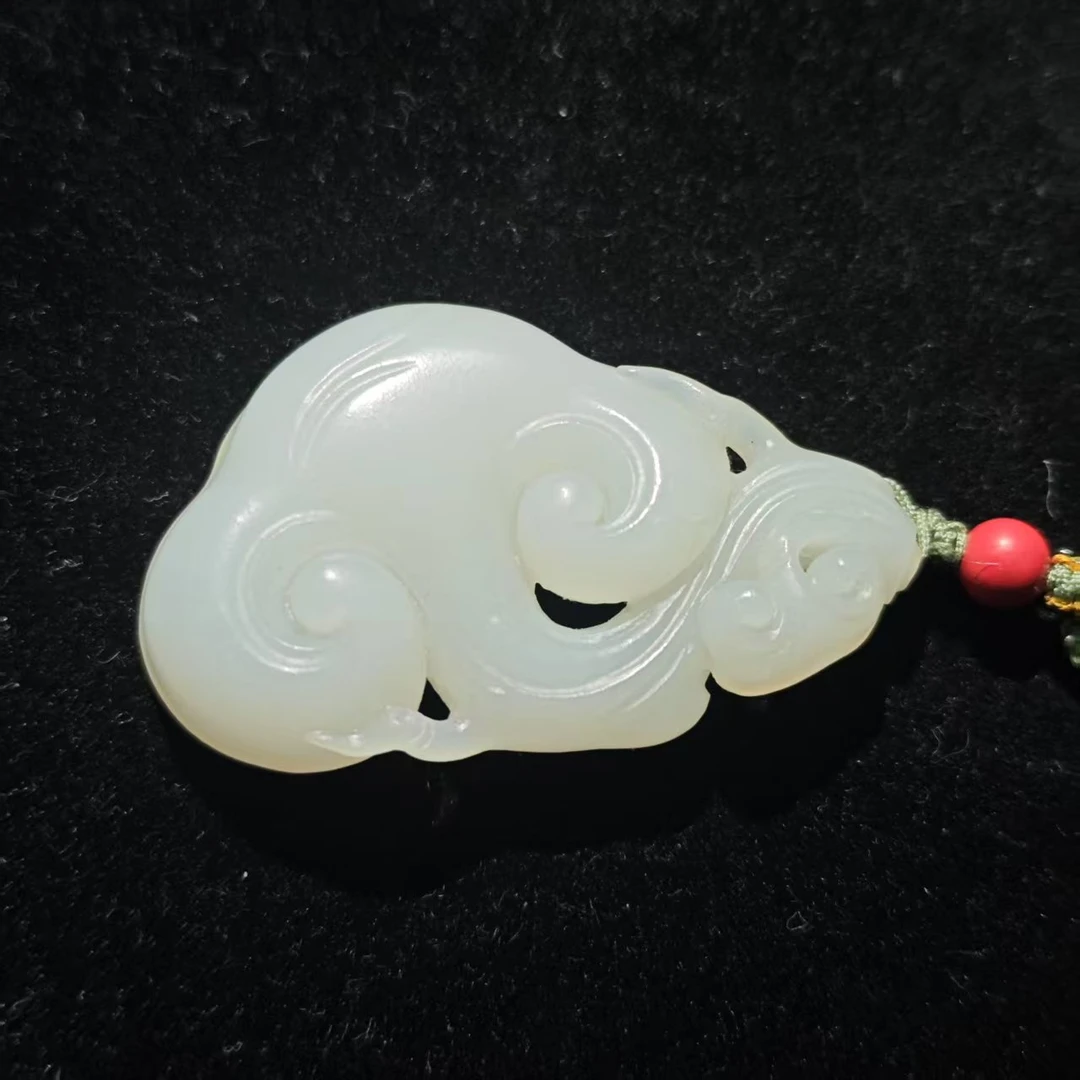 lot35和田玉灵芝如意挂佩/保利